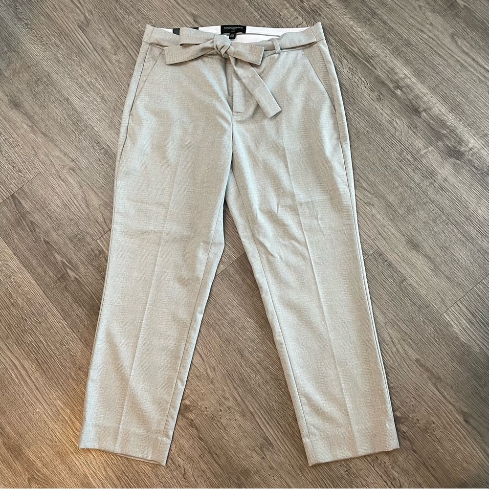 BANANA REPUBLIC Gray Herringbone Avery Cropped Ankle Pants